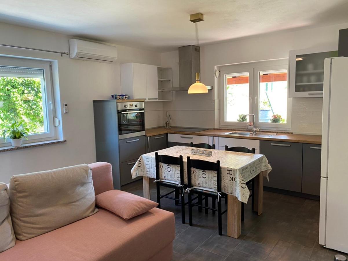 Apartma Lavanda โคเปร์ ภายนอก รูปภาพ