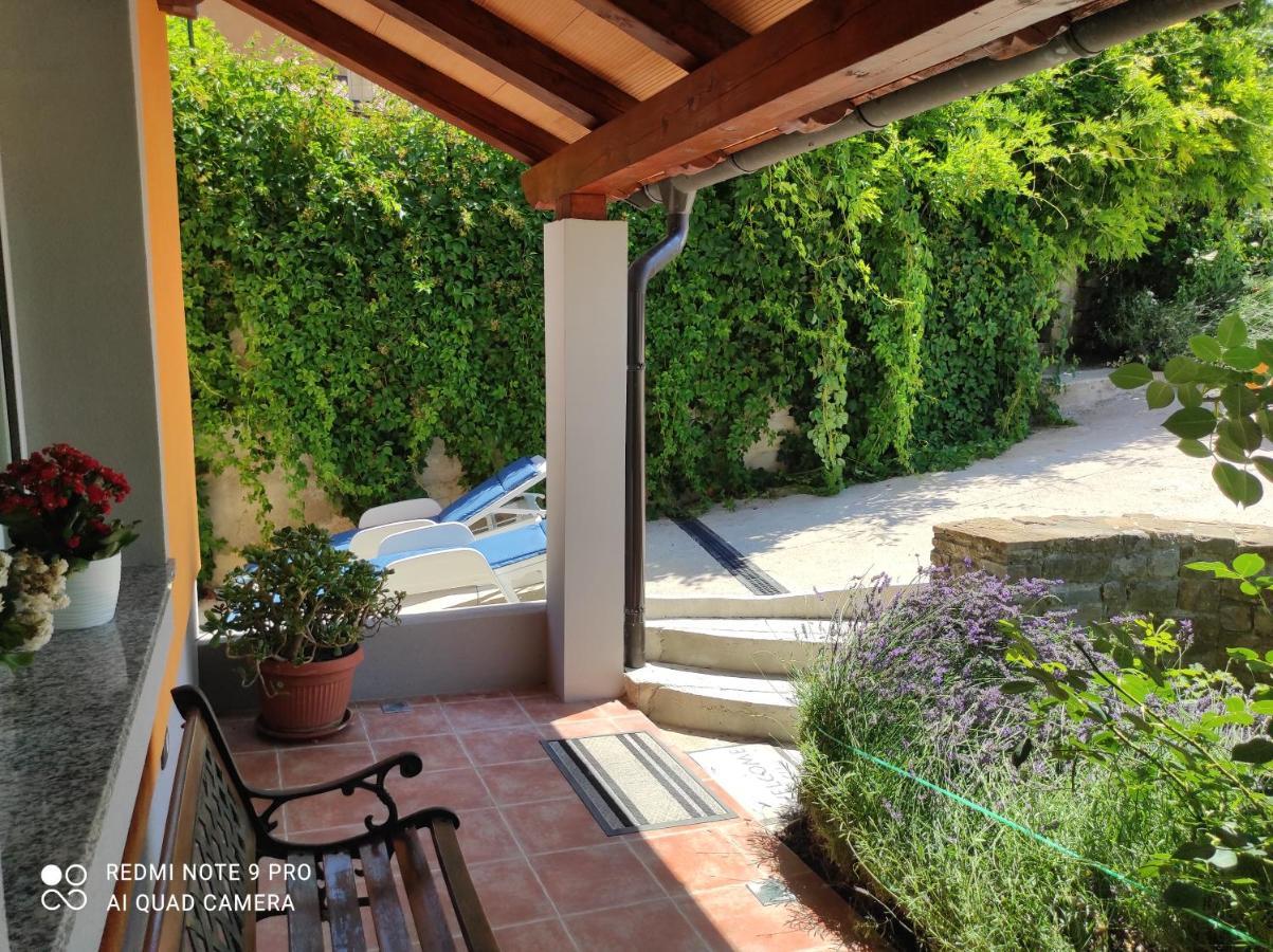 Apartma Lavanda โคเปร์ ภายนอก รูปภาพ
